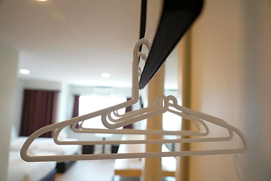 The charlotte smart hotel lopburi