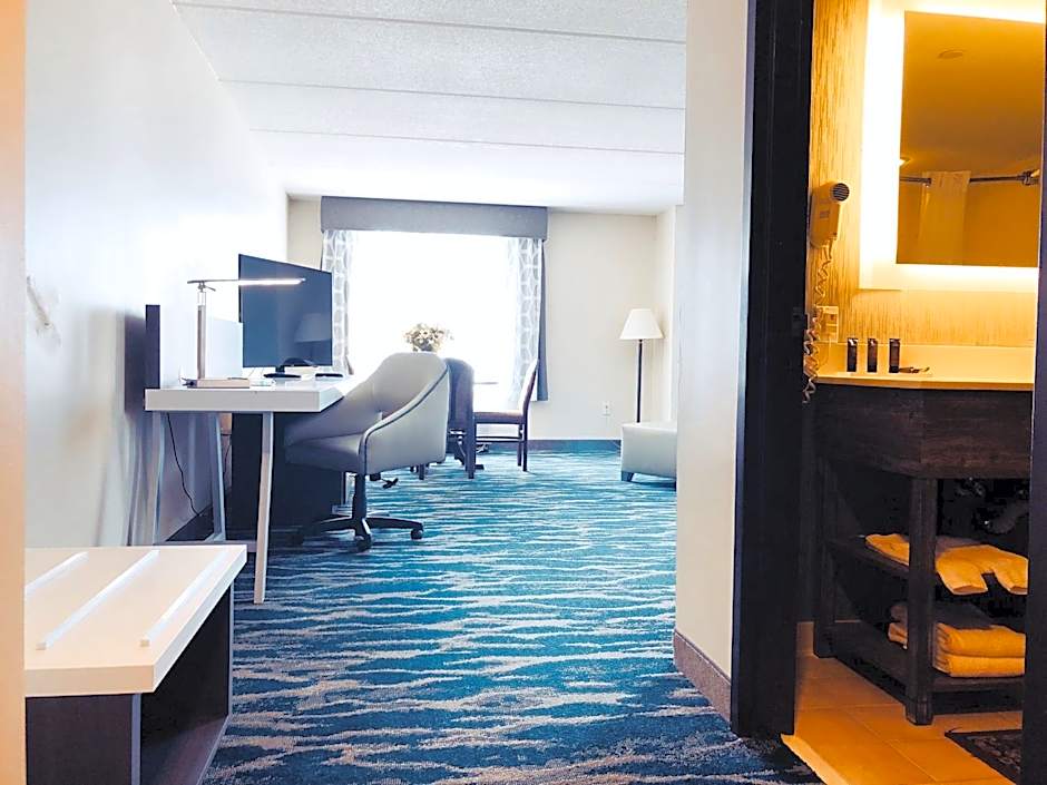 Comfort Inn & Suites Greenville Near Convention Center