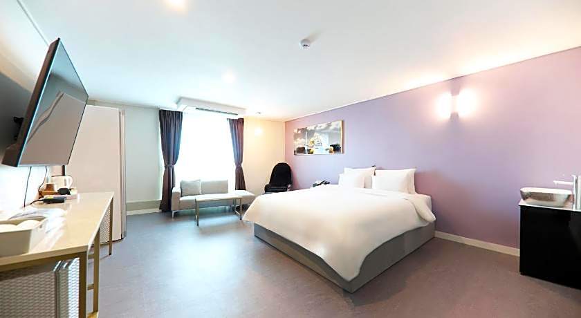 Brighten Hotel 