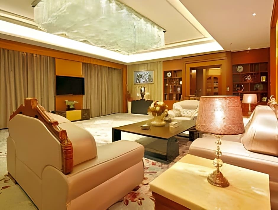 Days Hotel and Suites Yangjiang