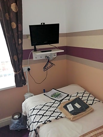 Single Room with Shared Bathroom