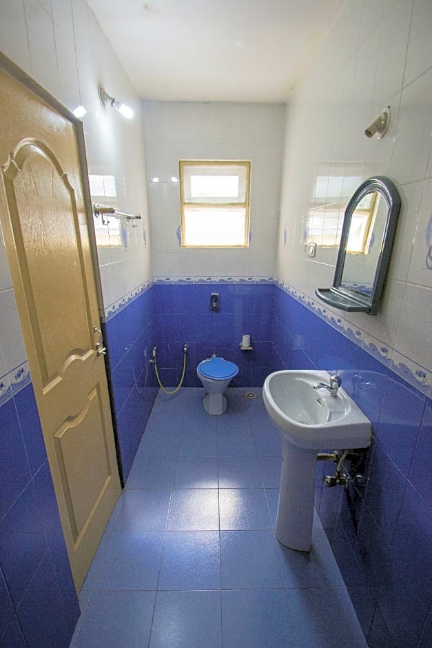 Veeniola Holiday Home