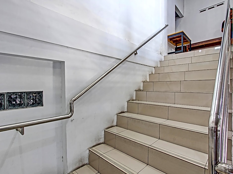 Capital O 92819 Pm Indah Hotel