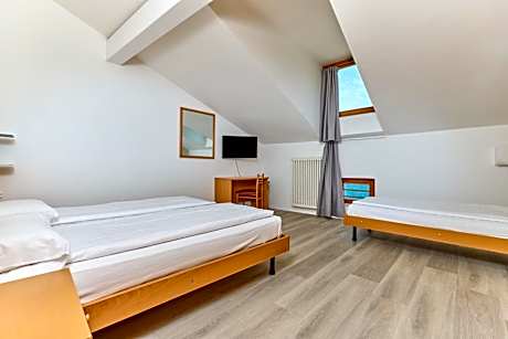 Economy Quadruple Room