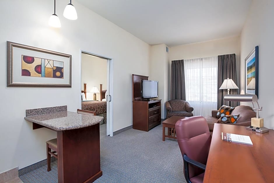 Staybridge Suites El Paso Airport Area