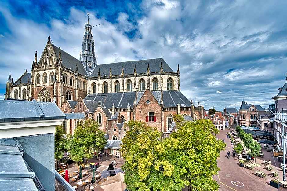 Ambassador City Centre Hotel