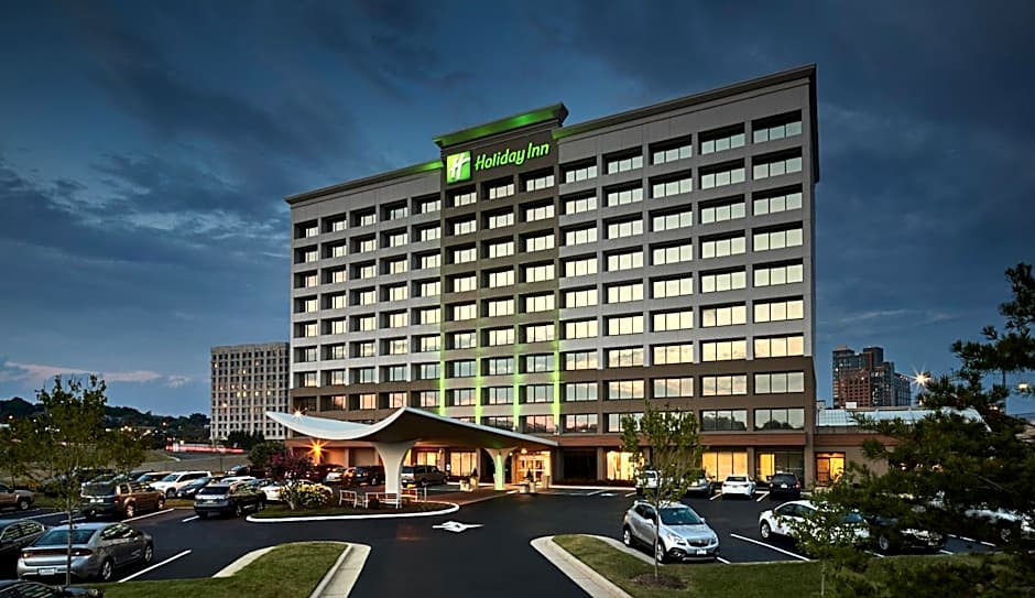 Photo 1 of 24 of Holiday Inn Alexandria at Carlyle by IHG
