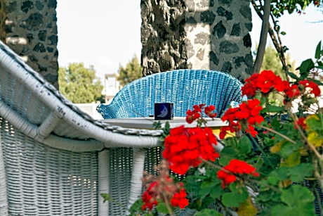 Two-Bedroom Apartment with Free Car Rental 4 Adults