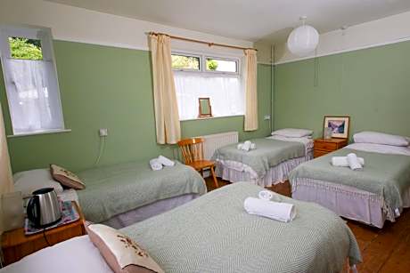 Quadruple Room with Shared Bathroom