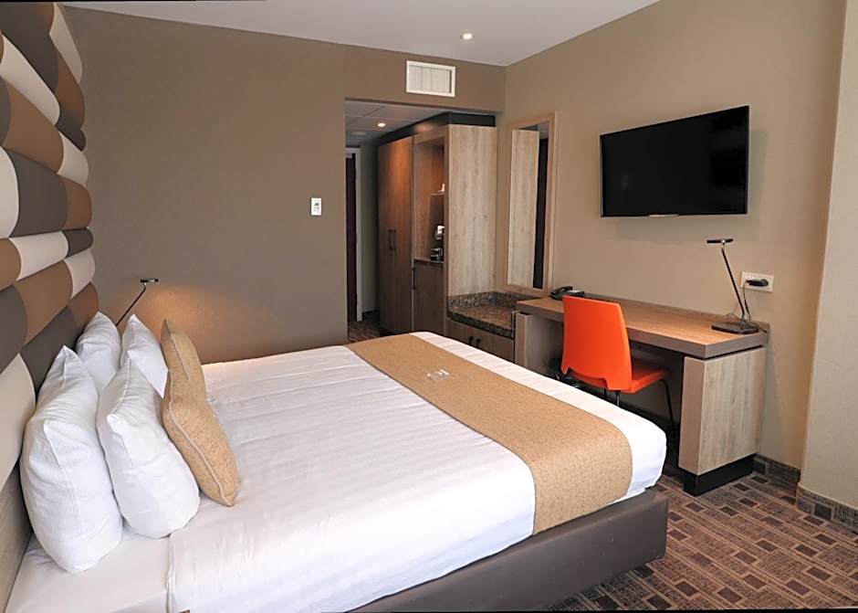 XO Hotels Blue Tower