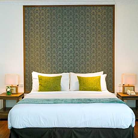 Deluxe Double Room with Pool View