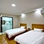 Hachi Hotel