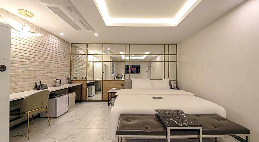 Hotel24ST.UrbanBrown Seosan lakepark 