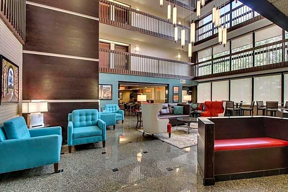 Heritage Inn & Suites The Woodlands, Trademark by Wyndham