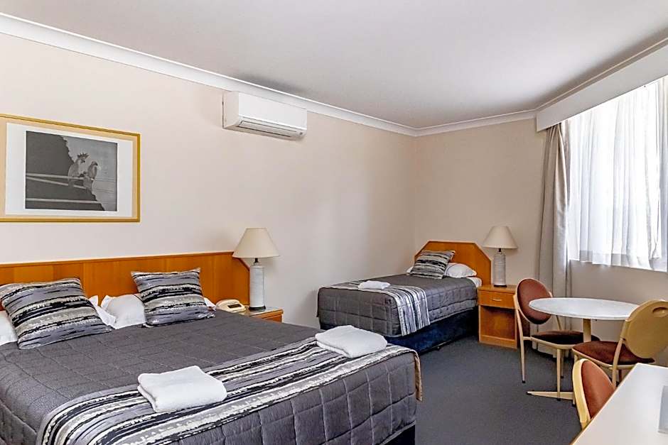 Charbonnier Motor Inn