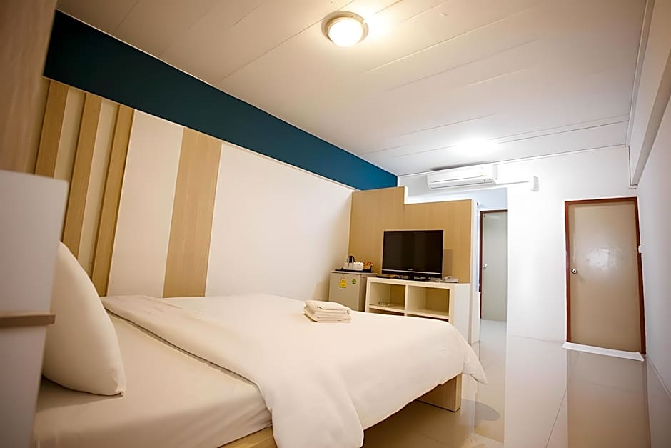 Regent Ngamwongwan Hotel