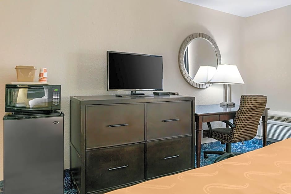 Quality Inn & Suites Banquet Center