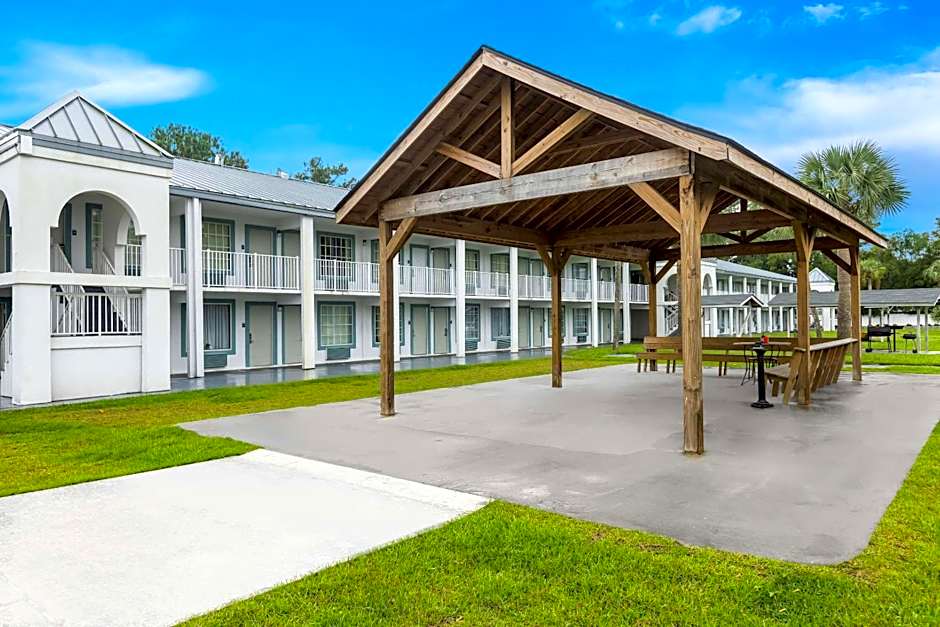 Suburban Studios Brunswick I-95