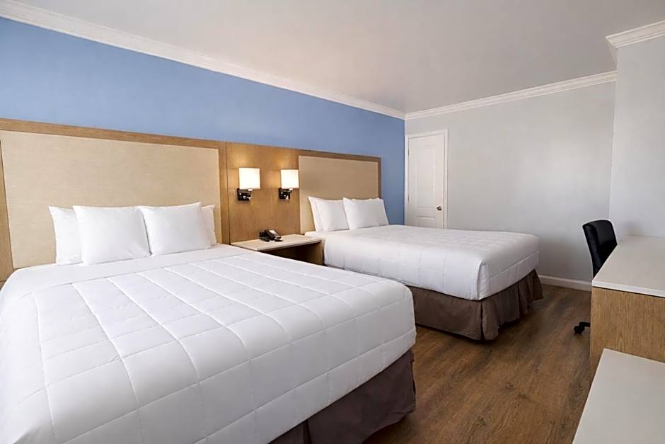 Destin Inn & Suites