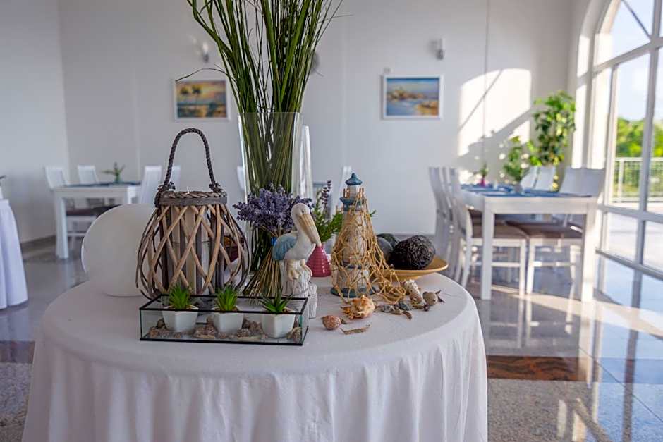 White Stone Villa 43