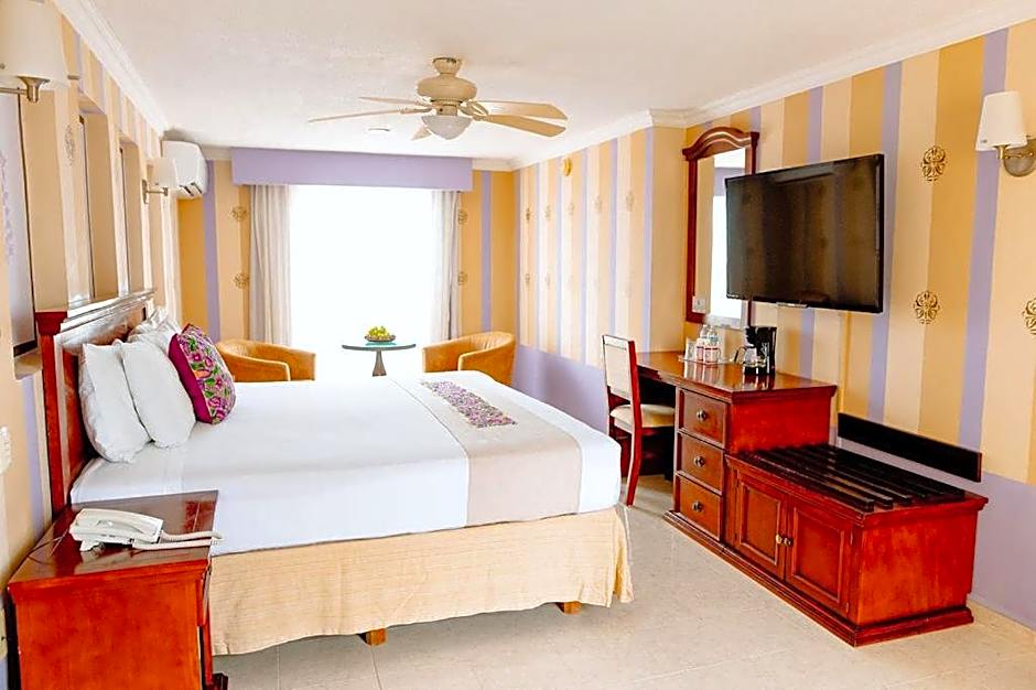 Hotel Plaza Colonial