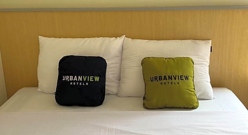 Urbanview Indria Inn Solo by RedDoorz