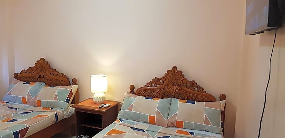 Queenslander Hotel and Restaurant