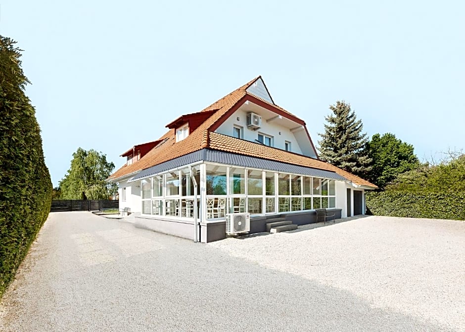 Lorelei Pension Adults Only