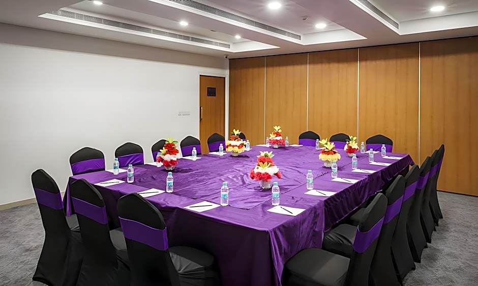 Caspia Hotel New Delhi Shalimar Bagh