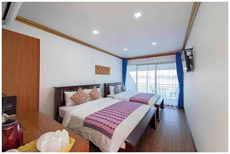 Riverside Chiangkhan