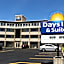 Days Inn & Suites by Wyndham North Bay Downtown