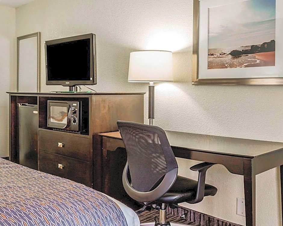 Quality Inn Mt. Pleasant