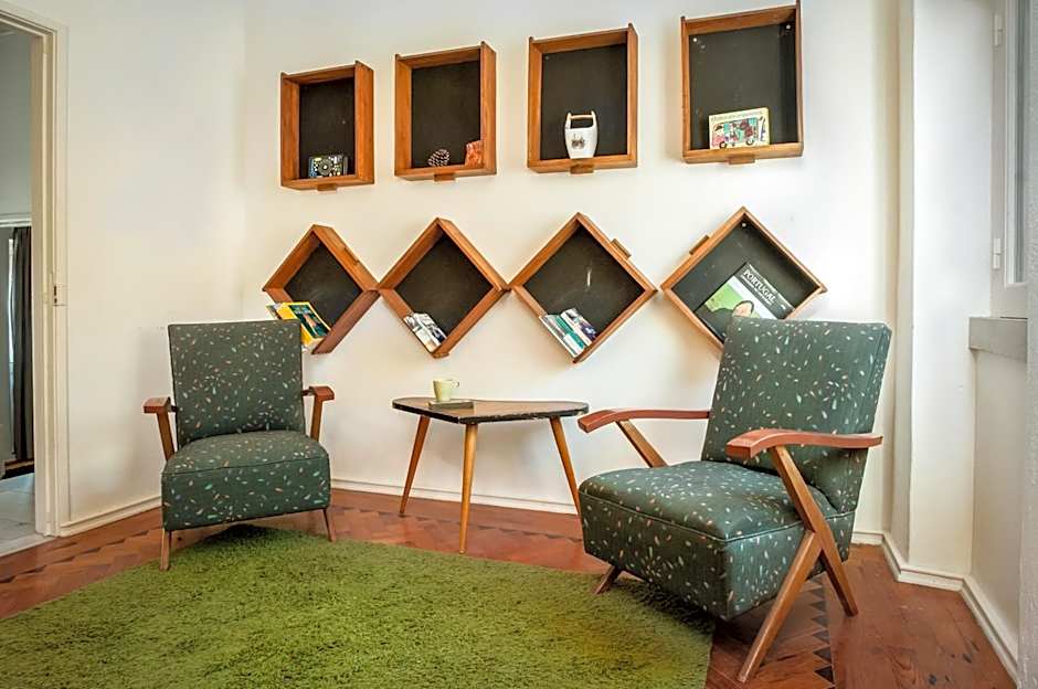 Nazaré Hostel - Rooms & Dorms