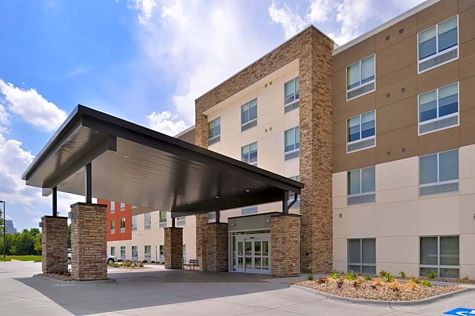 Holiday Inn Express & Suites Omaha Airport By IHG
