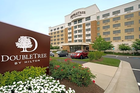 DoubleTree By Hilton Hotel Dulles Airport-Sterling