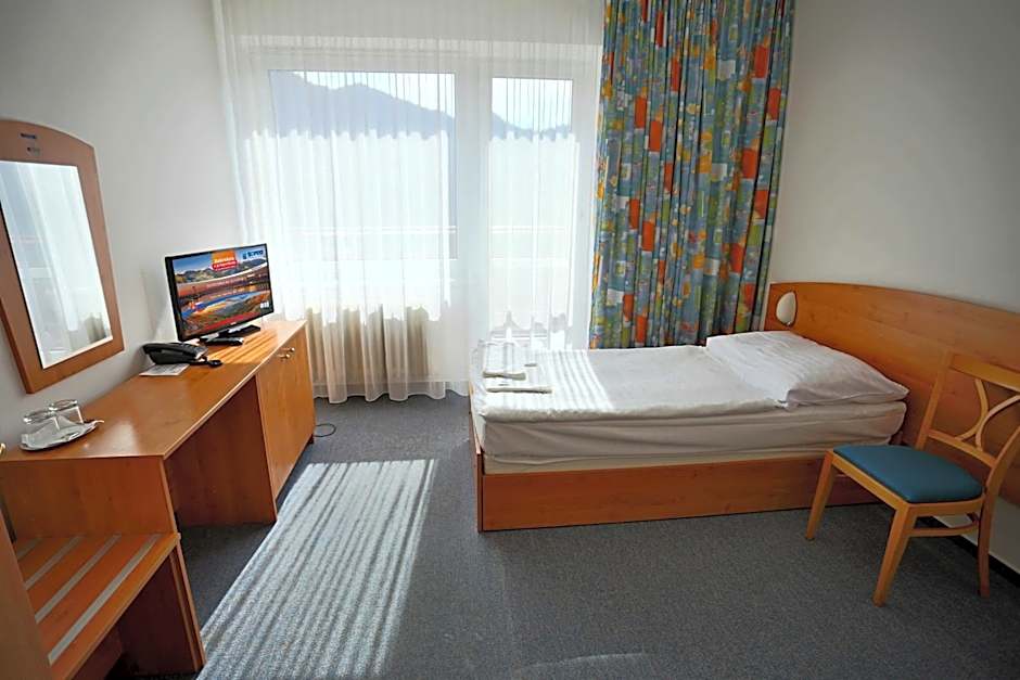 Hotel SOREA MÁJ