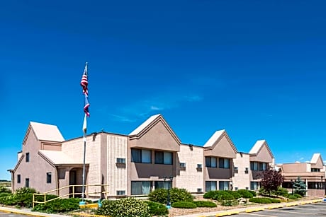 Super 8 by Wyndham Laramie