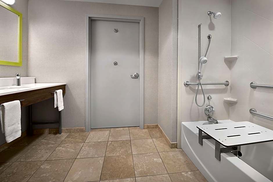 Hampton Inn By Hilton Knoxville-North