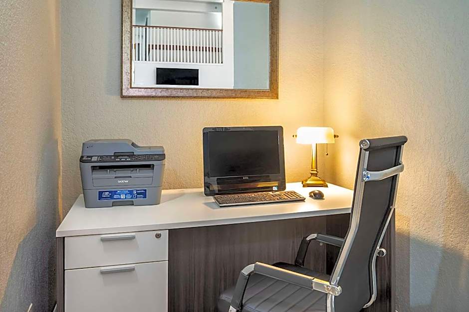 Quality Inn & Suites