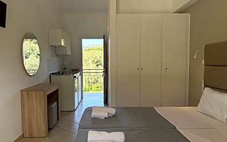 Studio (2 Adults)