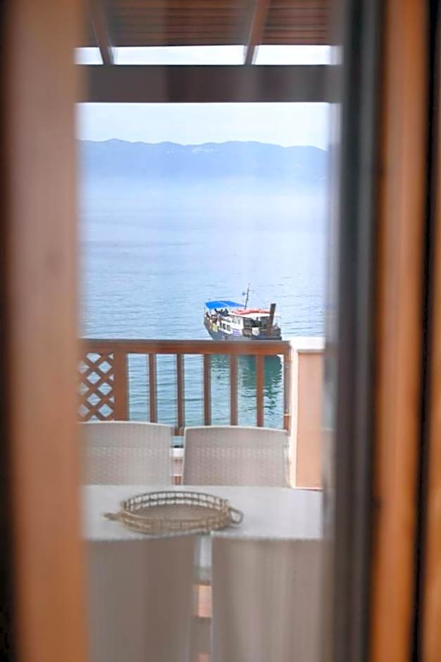 Nereides Seaside Apartments