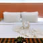 Mayflower Grande Hotel