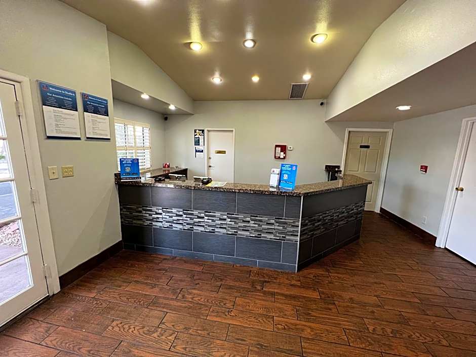 Studio 6 Flagstaff AZ