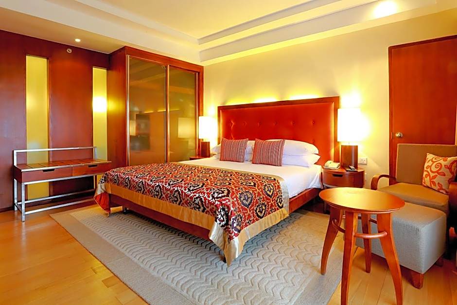 Photo 1 of 8 of Deluxe 1 Queen Bed