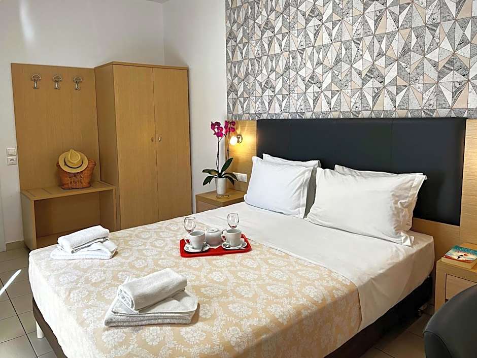 Caravel Hotel Apartments