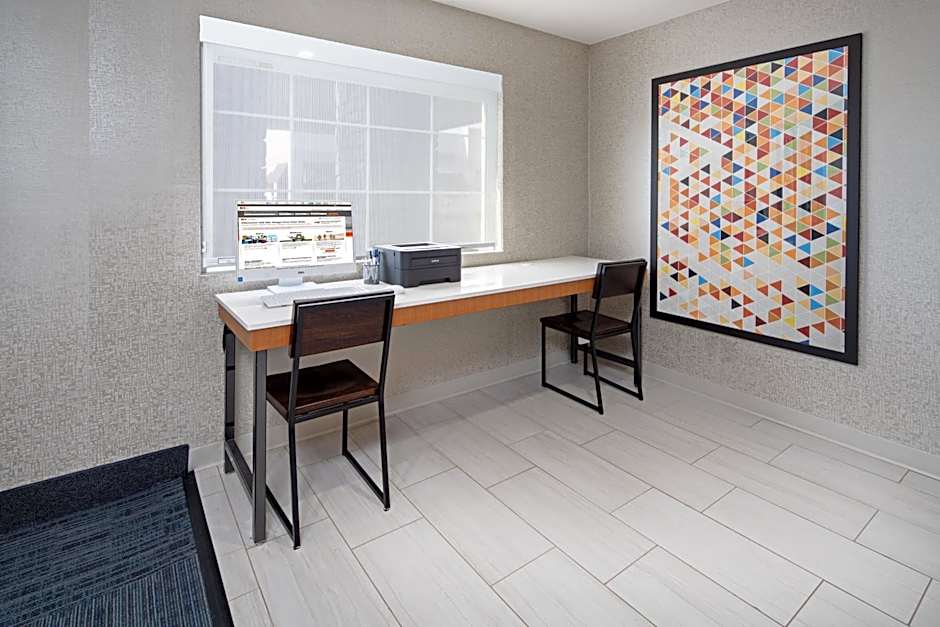 Holiday Inn Express & Suites Watsonville By IHG