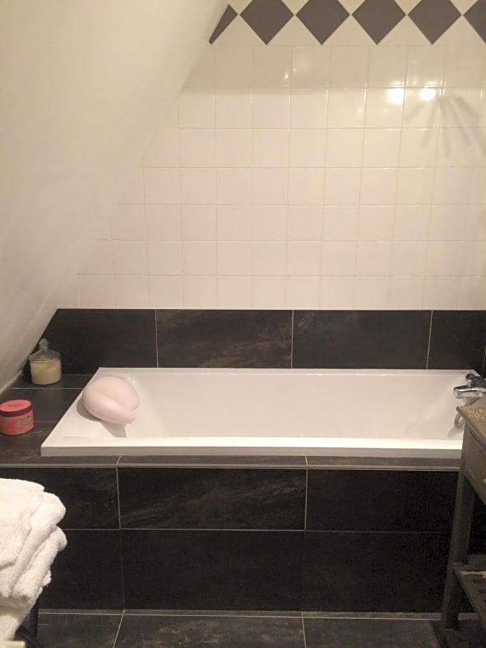 La Moulinière, jolie longère du XVIIè 25, chemin de la Source