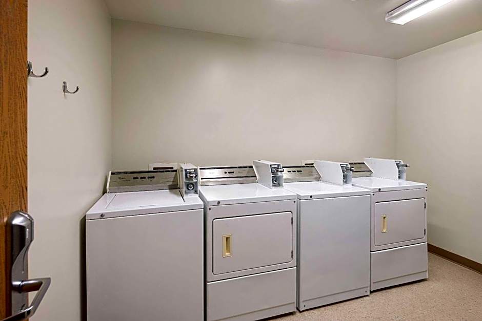 Super 8 by Wyndham Sainte Agathe Des Monts