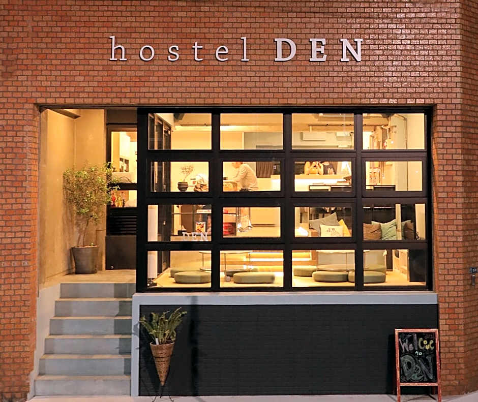 hostel DEN