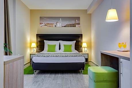 Classic Double or Twin Room Without Balcony